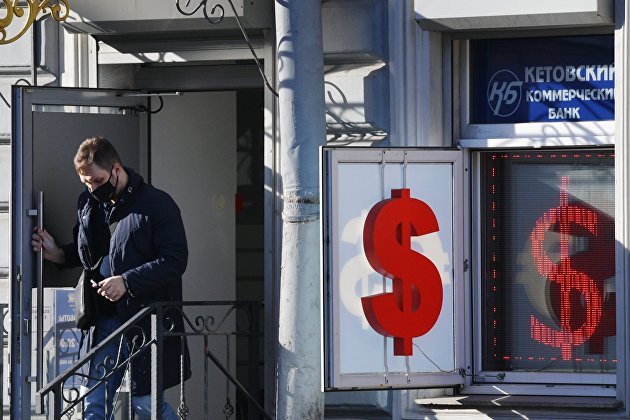 Аналитик Антонов: рубль продолжит укрепляться до конца января на фоне спада мировых валют