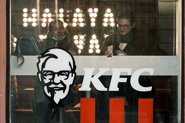 Бизнесмен Котов: партнеров KFC не заставляют переходить в Rostic's, пока в силе заключенные договоры