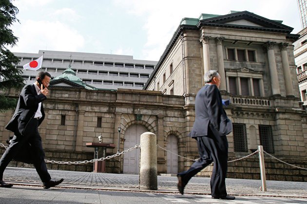 Премьер-министр и глава Банка Японии могут пересмотреть инфляционную политику
