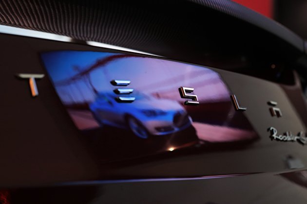 Reuters: акции Tesla упали более чем на 12 процентов на опасениях за спрос и логистику
