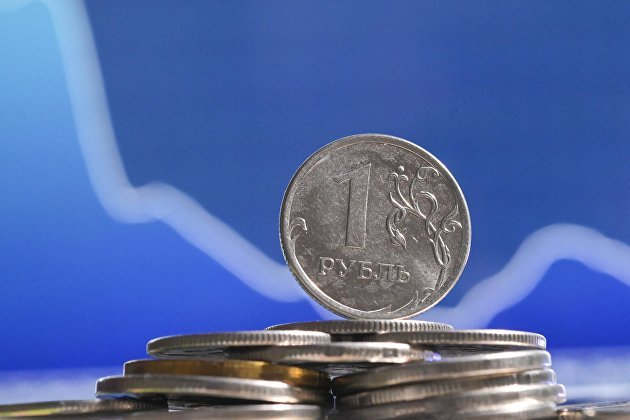 Доллар завершил сессию на Мосбирже ростом курса до 72 рублей, юань — до 10,27 рубля