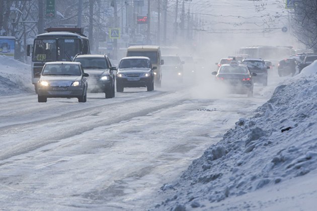Эксперт Холодов: в зимнее время автомобилисту легче оспорить штраф за пересечение сплошной линии