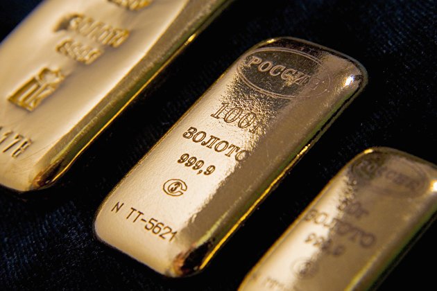 Золото дорожает на процент в ожидании макроэкономической статистики в США