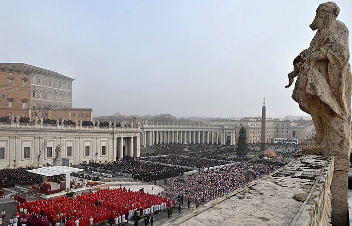 В Ватикане хоронят папу римского на покое Бенедикта XVI