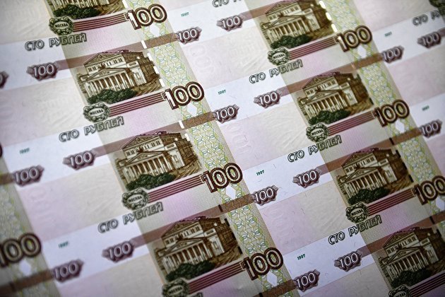 Мосбиржа: курс рубля подрос к доллару до 72 и снижается к юаню