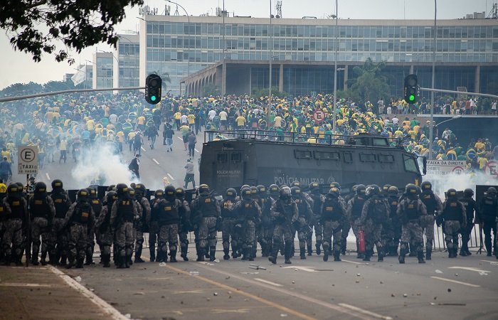 Президент Бразилии решил задействовать федеральные силы для подавления протеста