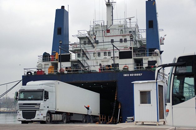Группа "Дело" вдвое ускорила обработку паромов с грузовиками из Турции в Новороссийске