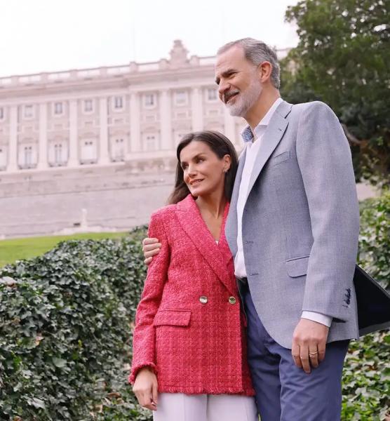 Королевская семья Испании опубликовала семейные фотографии