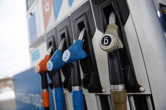 Эксперт Колобанов: топливное эмбарго Евросоюза не приведет к росту цен на бензин в России