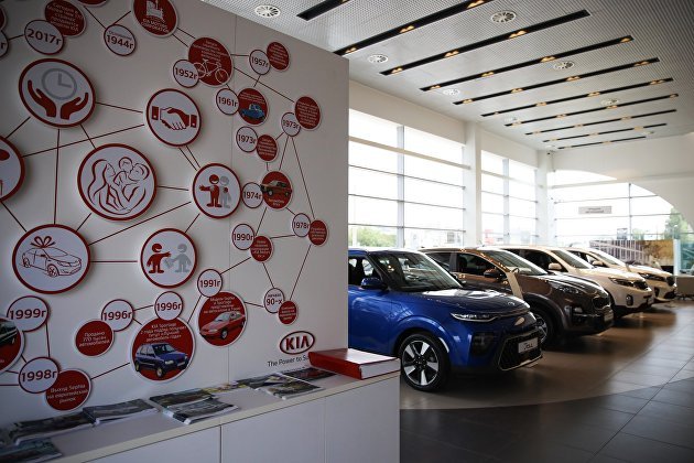 Минпромторг ждет повышения числа продаж новых автомобилей в 2023 году до миллиона машин