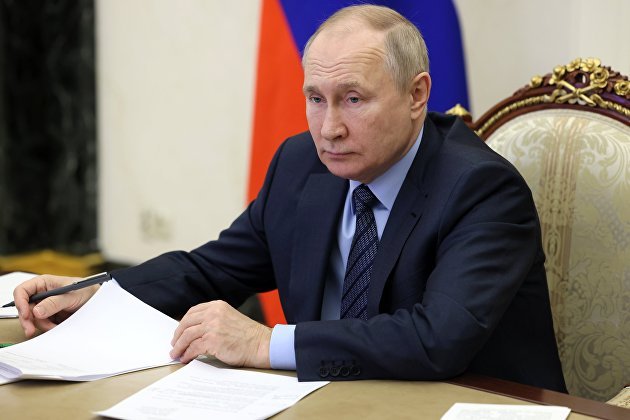 Путин разрешил расчеты за газ с недружественными странами в валюте