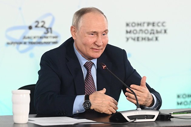 Путин заявил, что власти продолжат создавать комфортные условия для работы инвесторов