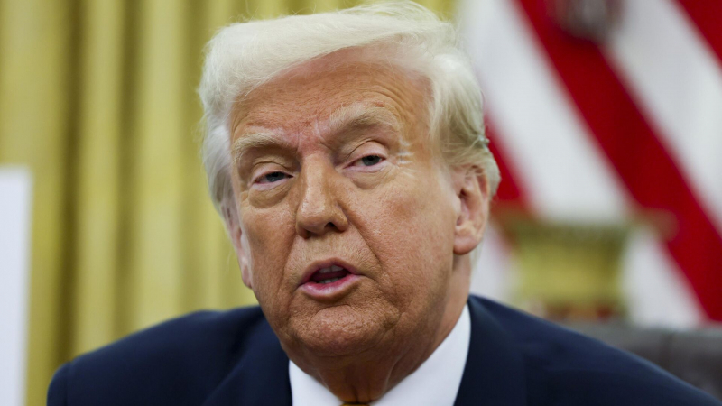 Трамп не ответил на вопрос о введении новых санкций против России